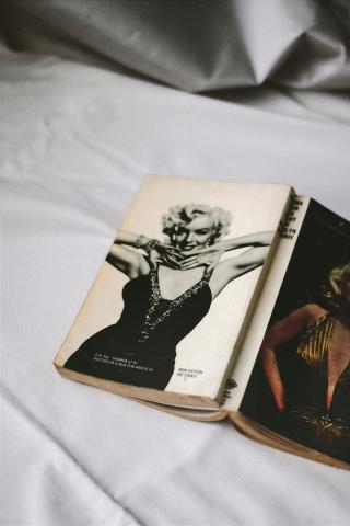 Marilyn Monroe on book cover