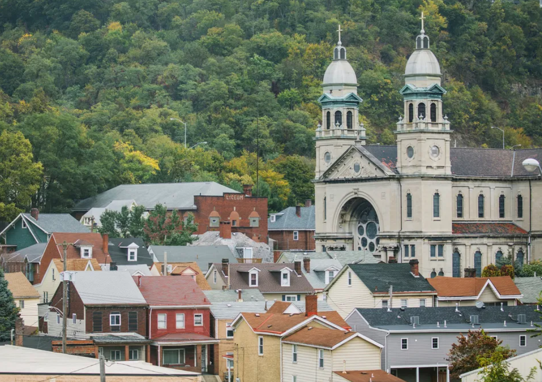 Photo of Sharpsburg cityscape